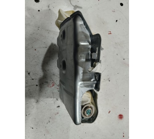 Подушка безопасности переднего пассажира 