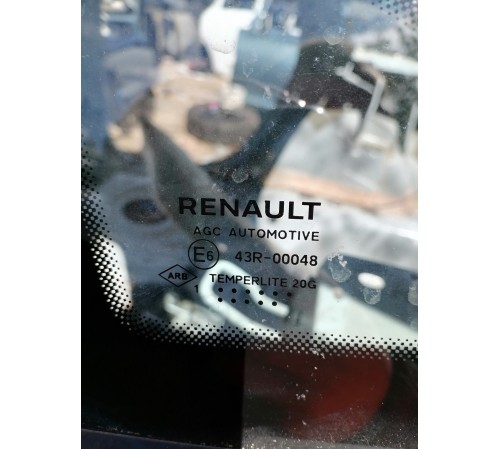 Стекло кузовное глухое заднее левое