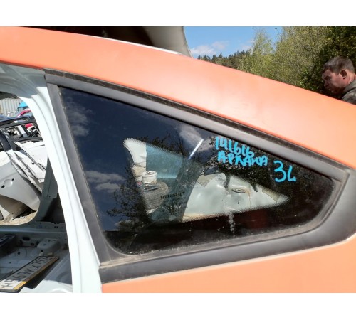 Стекло кузовное глухое заднее левое