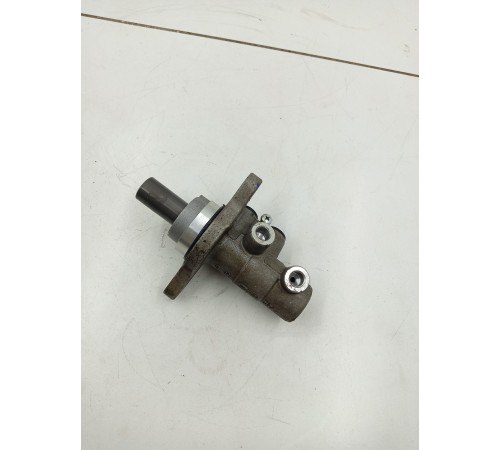 Главный тормозной цилиндр