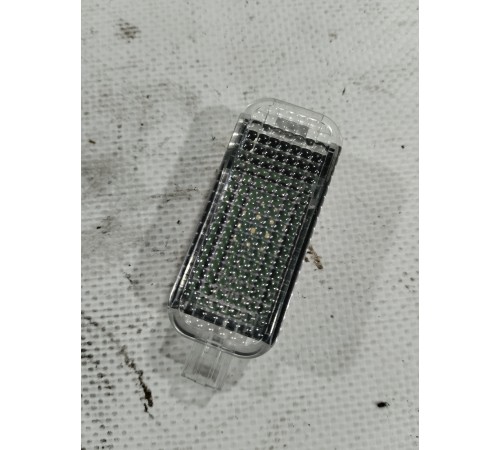 Плафон внутреннего освещения салона