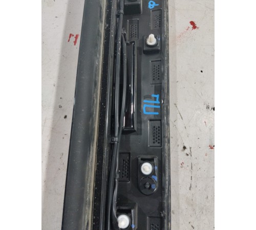 Накладка (молдинг) двери передняя левая нижняя