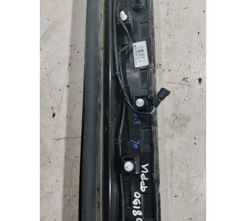 Накладка (молдинг) двери передняя левая нижняя