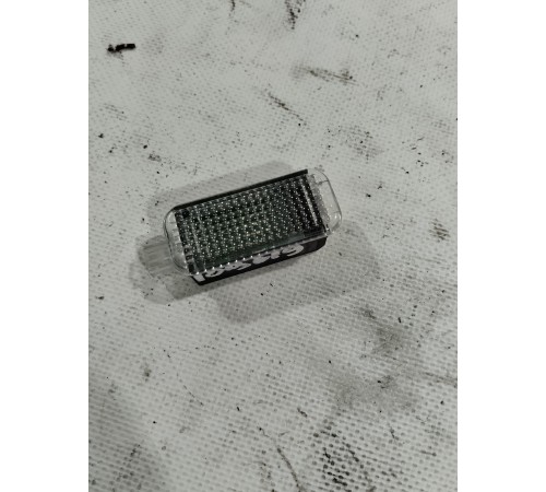 Плафон внутреннего освещения салона