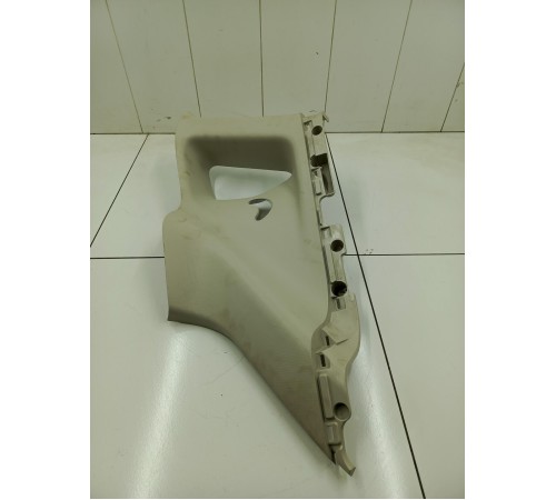 Оюшивка задней стойки левая верхняя