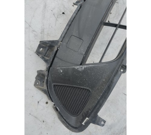 Решетка переднего бампера