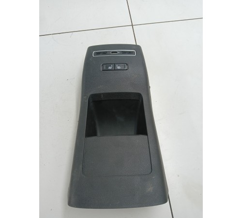 Накладка центральной консоли задняя