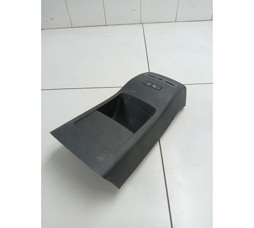 Накладка центральной консоли задняя