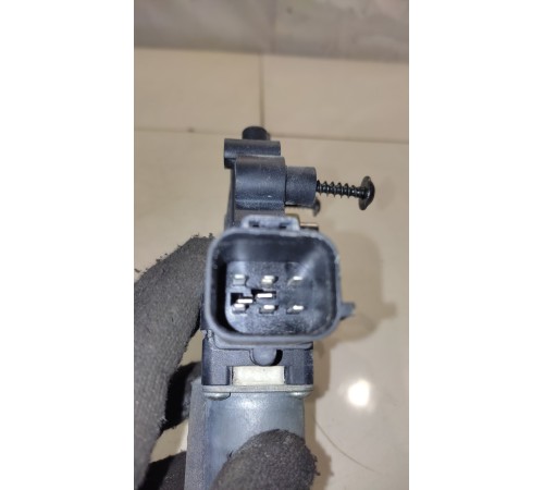 Моторчик стеклоподъемника (задний, правый)