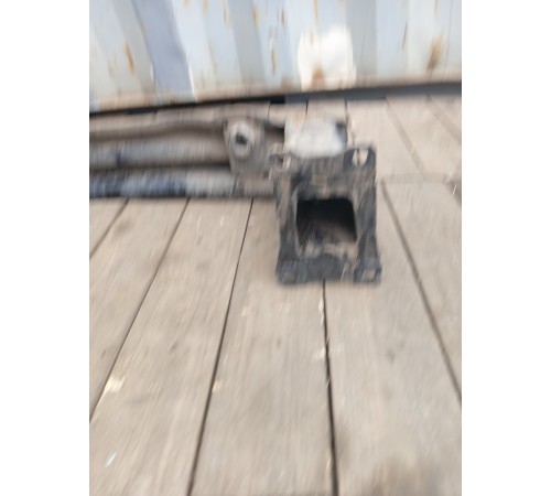 Усилитель заднего бампера