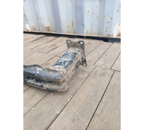 Усилитель заднего бампера