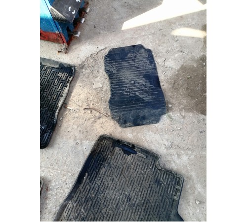 Комплект ковриков салона