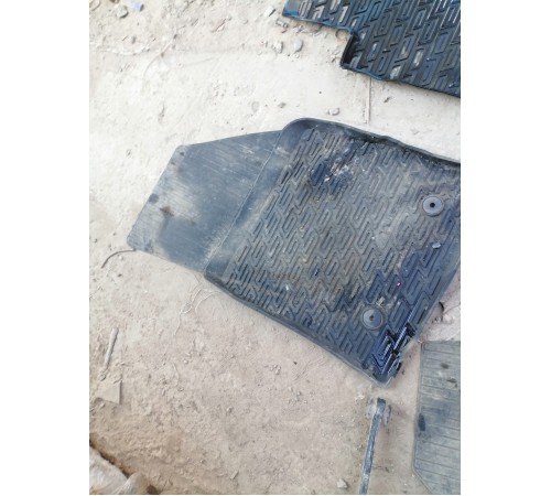 Комплект ковриков салона