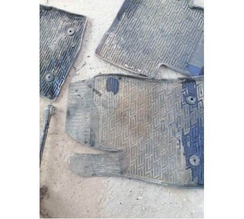 Комплект ковриков салона