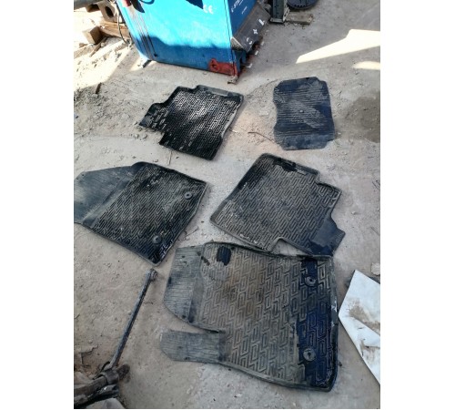 Комплект ковриков салона