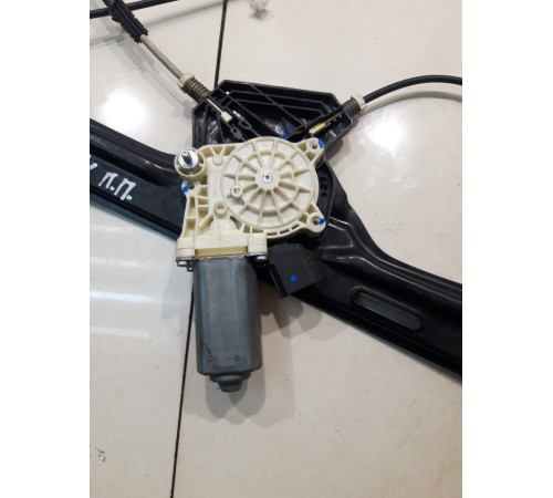 Стеклоподъёмник (передний, правый)