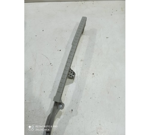 Направляющая стекла (задняя правая)