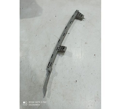 Направляющая стекла (задняя правая)