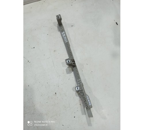 Направляющая стекла (задняя правая)