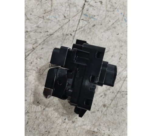 Кнопка стояночного тормоза