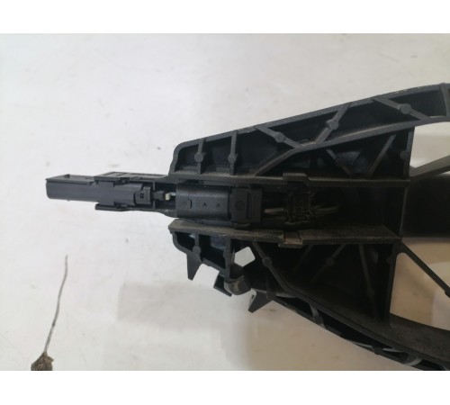 Ручка двери передняя правая внешняя