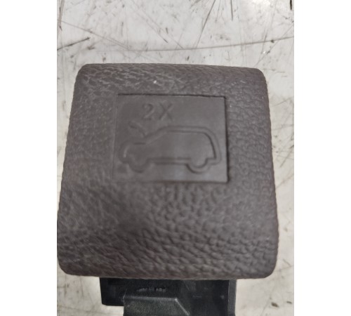 Рычаг открывания капота