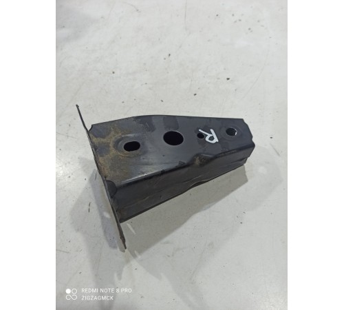 Кронштейн(крепление) усилителя переднего бампера правый