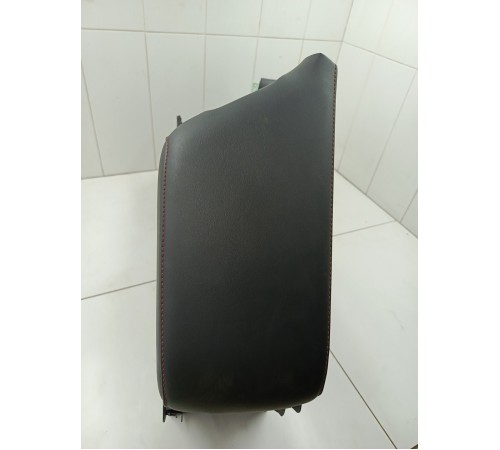 Центральная консоль с подлокотником