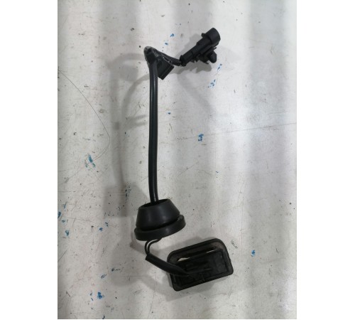 Кнопка открывания багажника