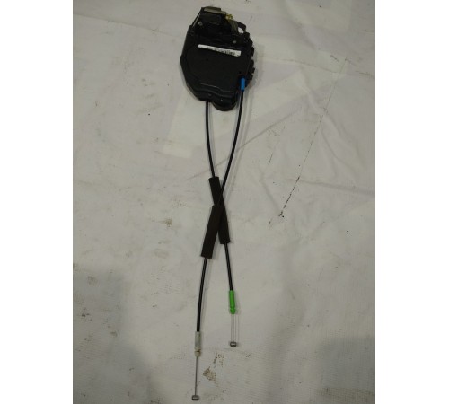 Замок двери задней левой