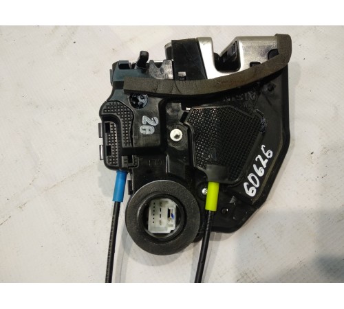 Замок двери задней левой