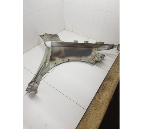 Крыло переднее левое