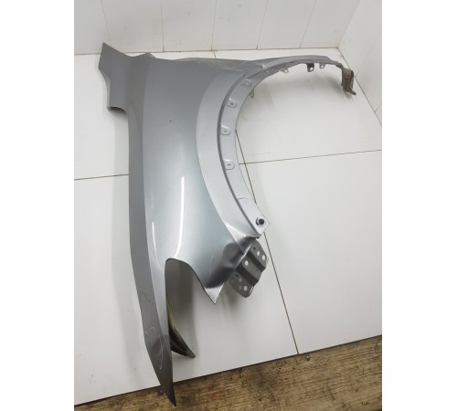 Крыло переднее левое