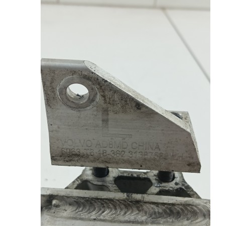 Усилитель переднего бампера