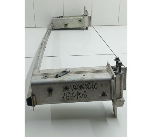 Усилитель переднего бампера