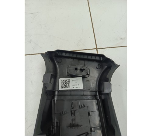 Обшивка центральной стойки правая верхняя