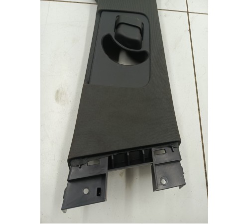 Обшивка центральной стойки правая верхняя