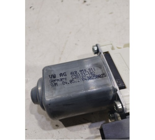 Моторчик стеклоподъемника (задний левый)