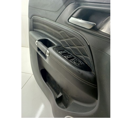 Обшивка двери передняя левая