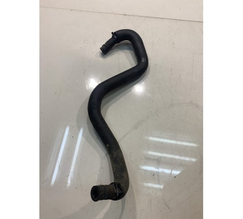 Патрубок системы охлаждения