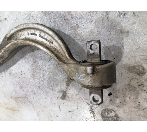 Рычаг подвески правый