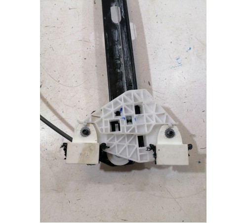 Стеклоподъёмник передний правый