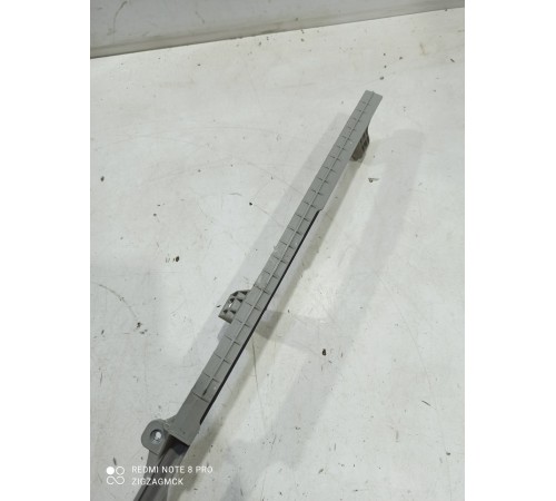 Направляющая стекла (задняя левая)