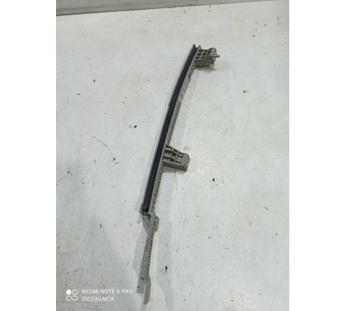 Направляющая стекла (задняя левая)