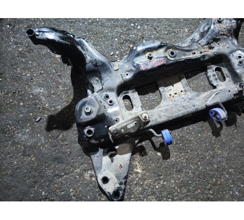 Балка подвески передняя (подрамник)