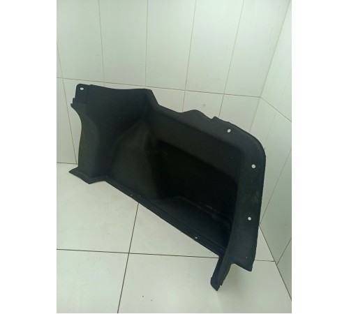 Обшивка багажника правая