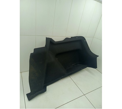 Обшивка багажника правая