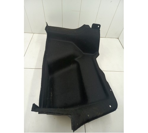 Обшивка багажника правая