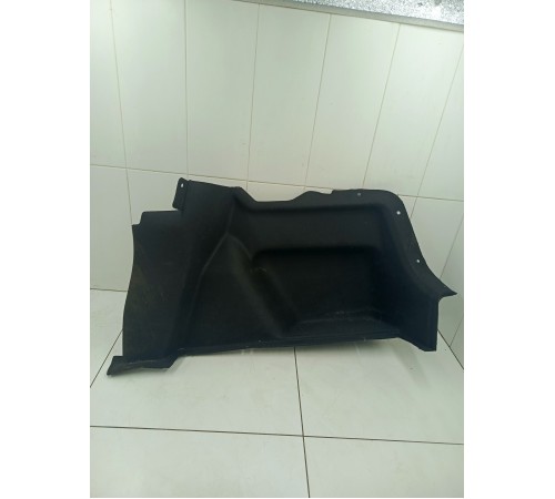 Обшивка багажника правая