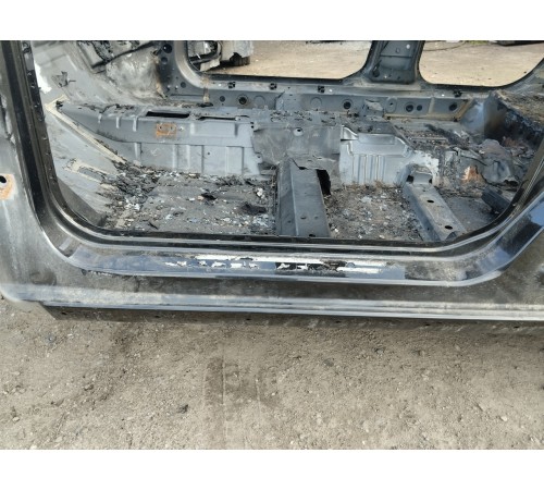 Порог со стойкой левый